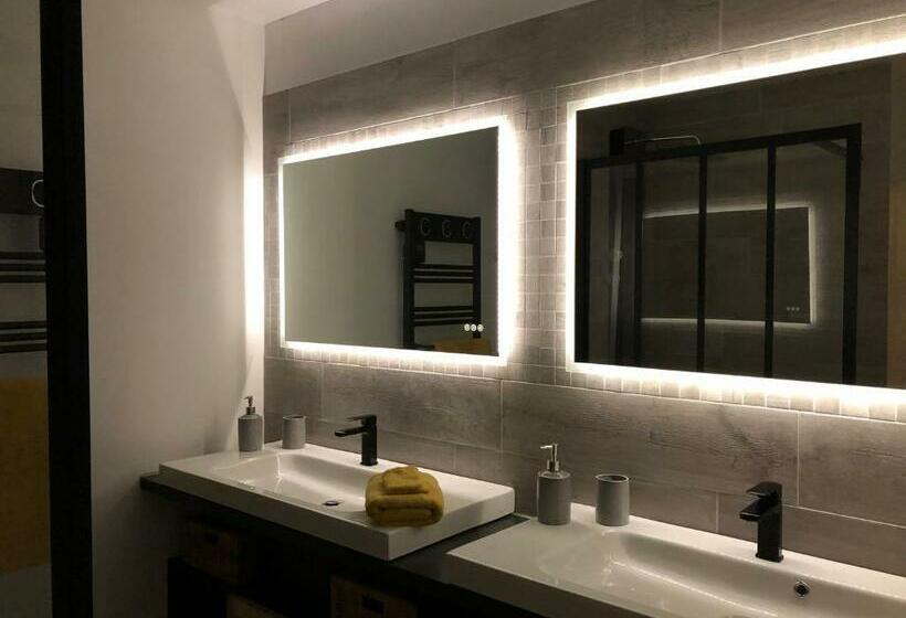 חדר סופריור, L Epervier Blanc