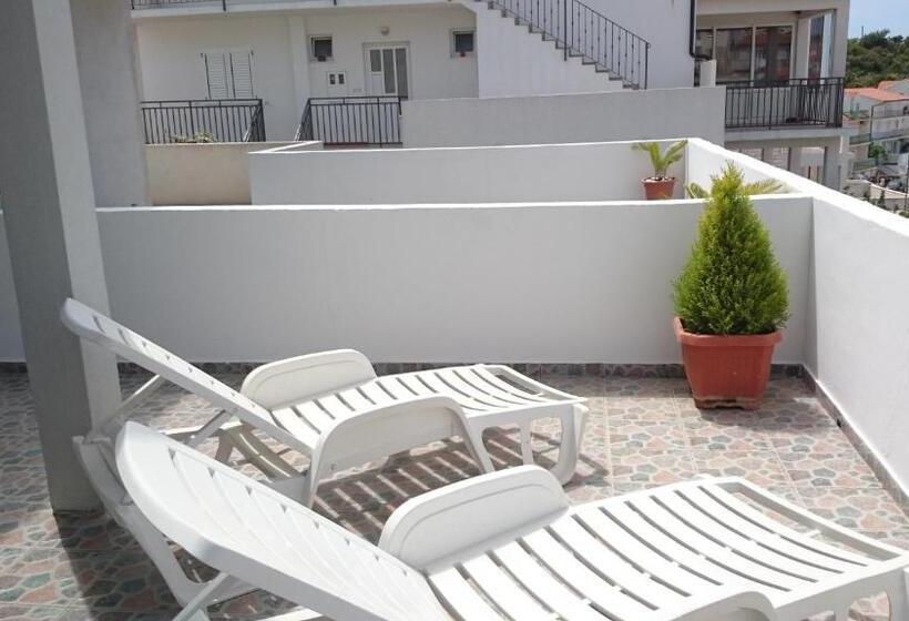 带海景的标准工作室, Villa Paladina