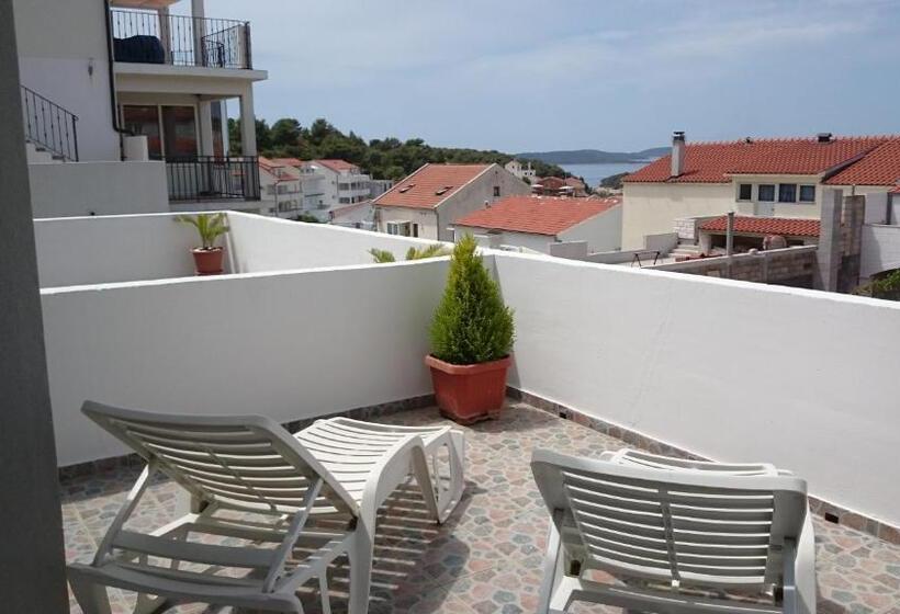 带海景的标准工作室, Villa Paladina