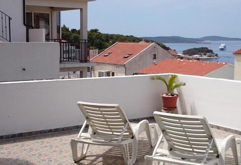 带海景的标准工作室, Villa Paladina