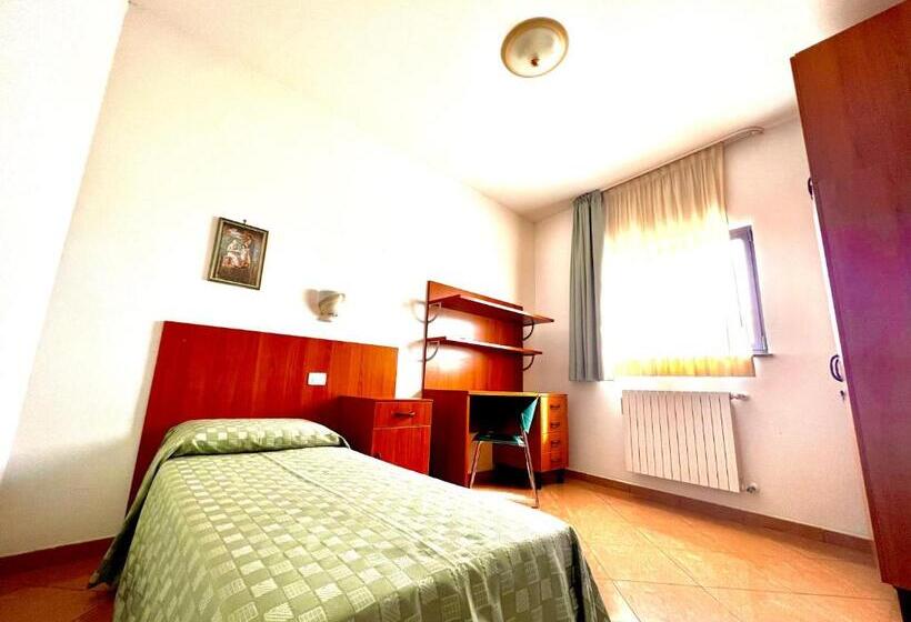 اتاق استاندارد یک نفره, Nazareth Residence