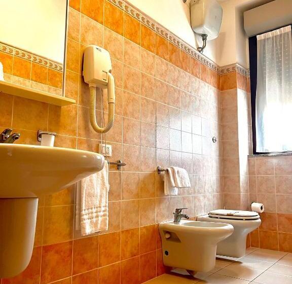 اتاق استاندارد چهار تخته, Nazareth Residence