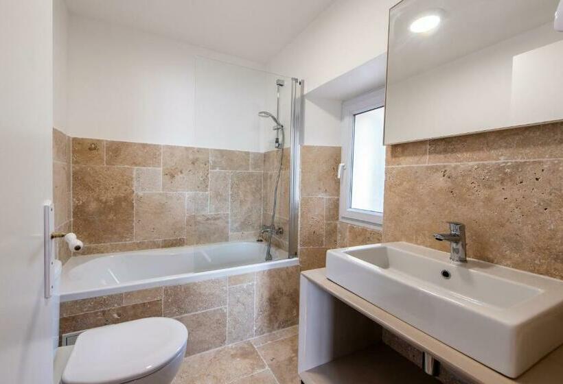 اتاق استاندارد, Chambres Lougolin