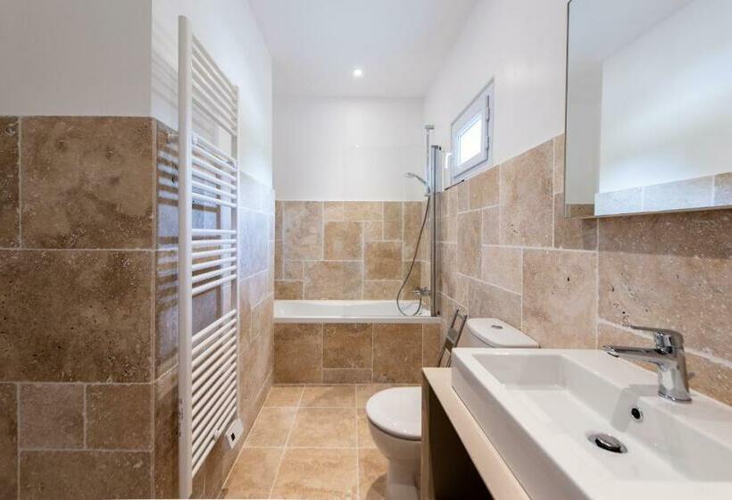 اتاق استاندارد, Chambres Lougolin