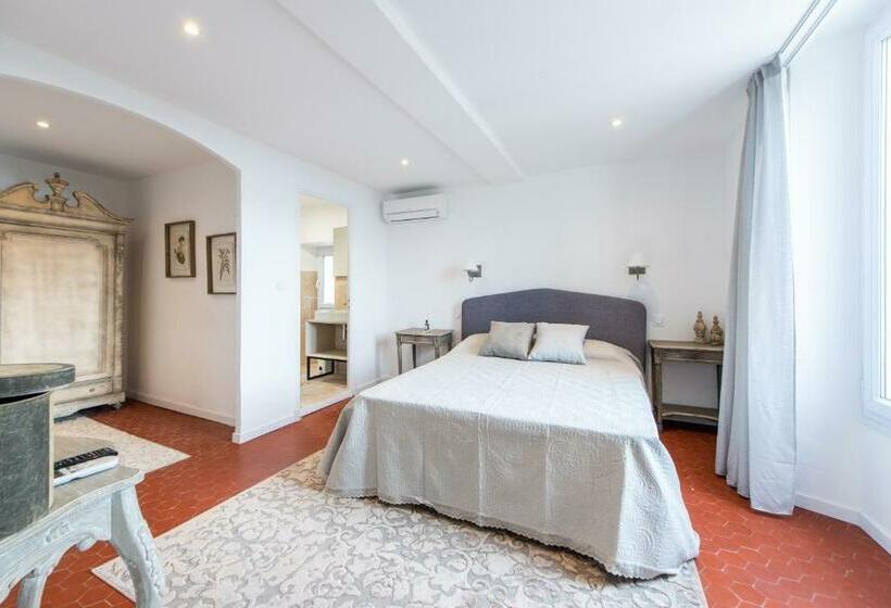 اتاق استاندارد, Chambres Lougolin