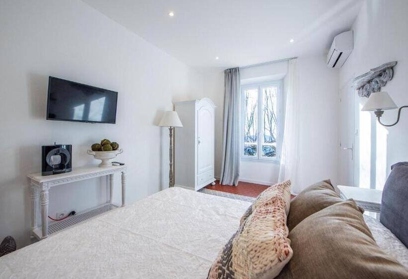 اتاق استاندارد, Chambres Lougolin