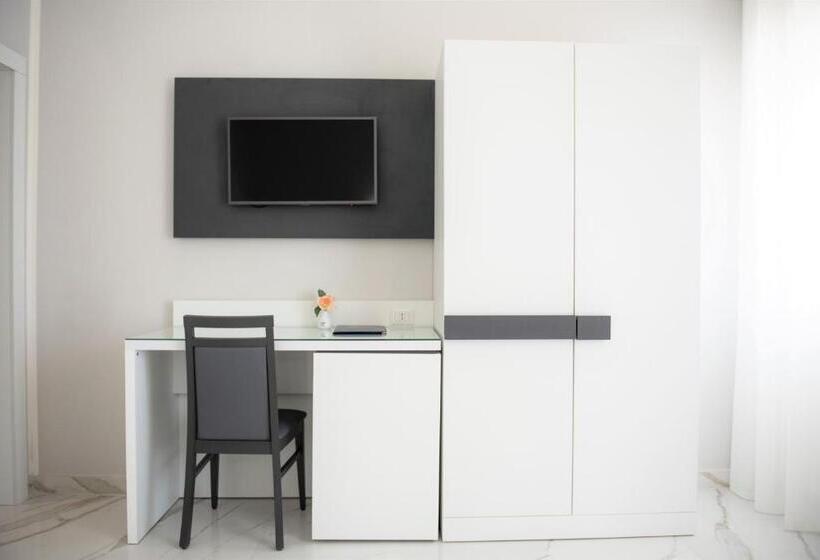 חדר סטנדרט, Blu