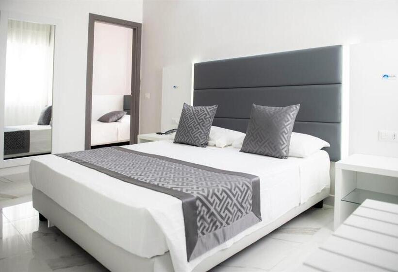 חדר סטנדרט לשלושה, Blu