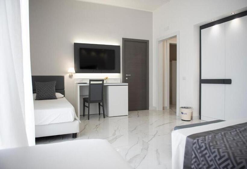 带海景标准四人间, Blu