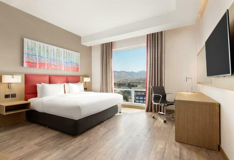 اتاق لوکس با تخت بزرگ, Ramada Encore By Wyndham Muscat Al Ghubra