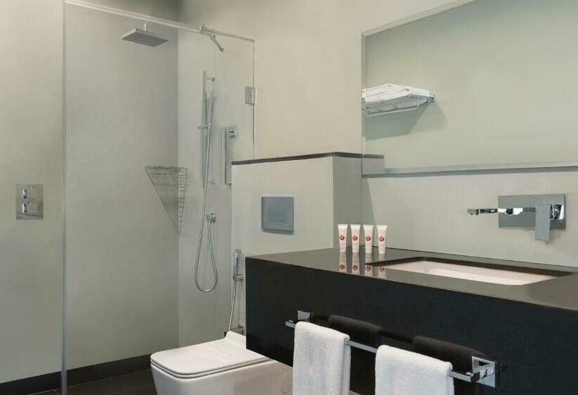 اتاق لوکس با تخت بزرگ, Ramada Encore By Wyndham Muscat Al Ghubra