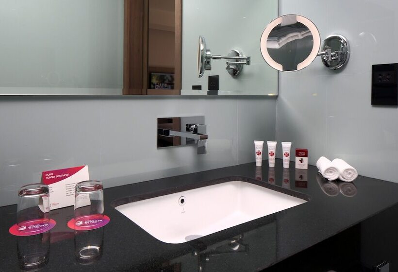 اتاق لوکس با تخت بزرگ, Ramada Encore By Wyndham Muscat Al Ghubra