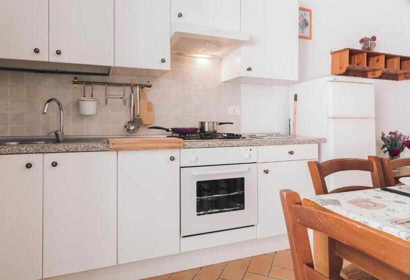 带2个卧室的公寓, Agriturismo Case Al Sole