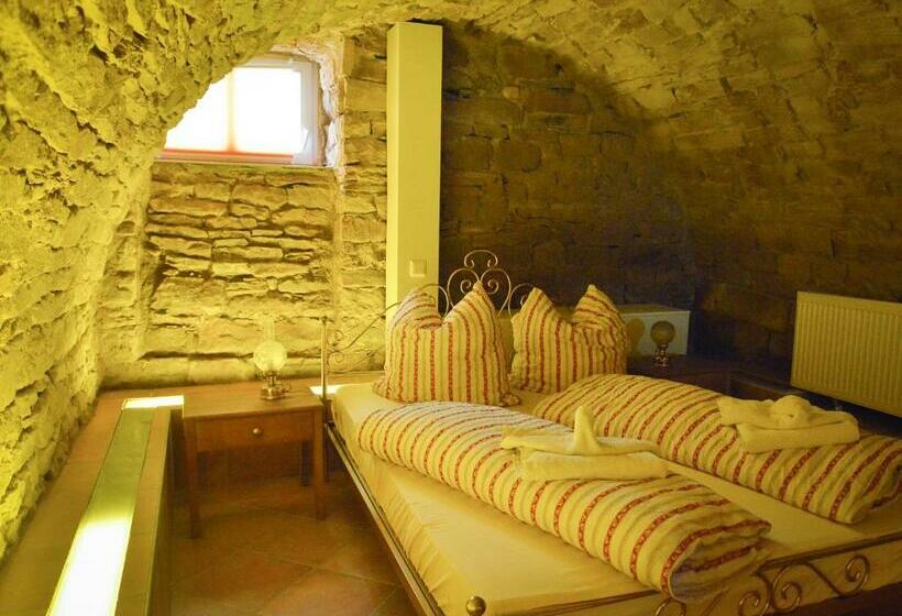 디럭스 룸, Schinderhannes