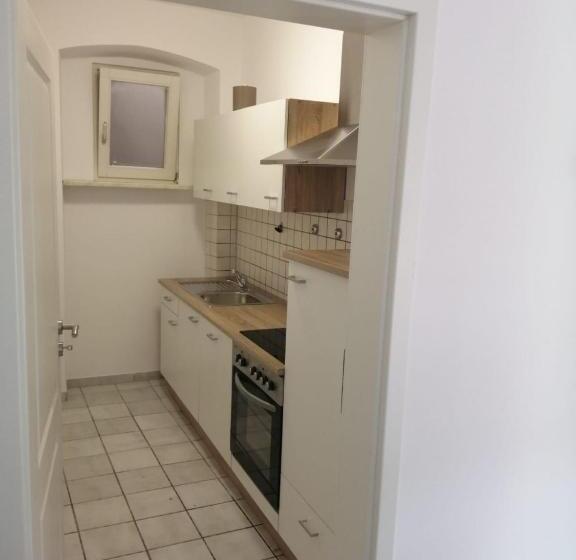 패밀리 스위트, Schinderhannes