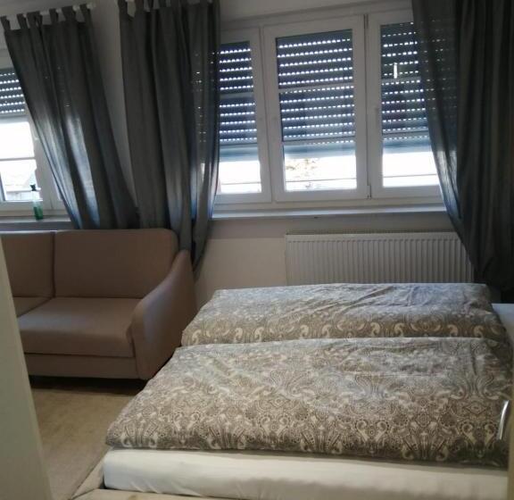 스탠다드 발코니 스튜디오, Schinderhannes