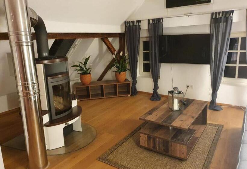 스탠다드 스튜디오, Schinderhannes