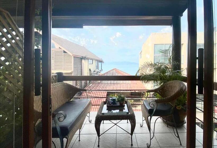 اتاق لوکس با بالکن و چشم‌انداز دریا, Green​ House​ Samui