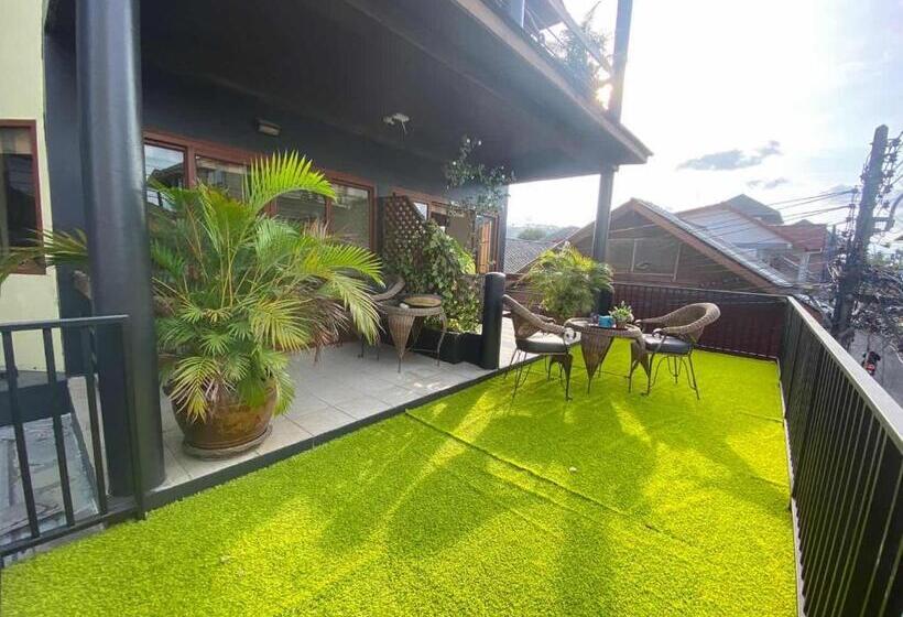 اتاق لوکس با بالکن, Green​ House​ Samui