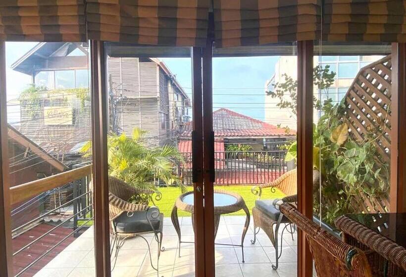 اتاق لوکس با بالکن, Green​ House​ Samui