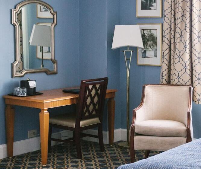 スイート, Francis Marion