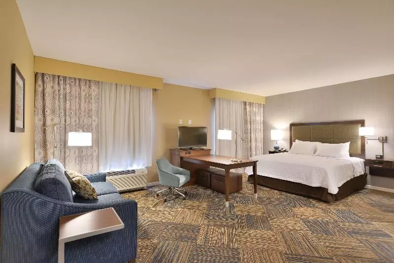 اتاق سوپریور, Spark By Hilton Wichita East