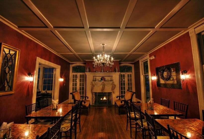Номер Премиум, Vandiver Inn