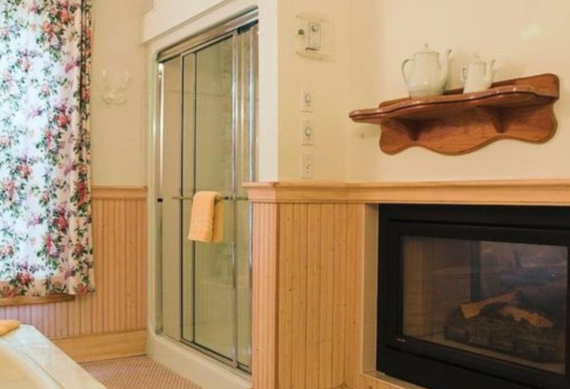 Люкс с гидромассажем, White Lace Inn