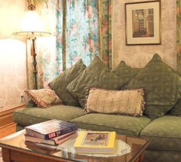 Люкс с гидромассажем, White Lace Inn