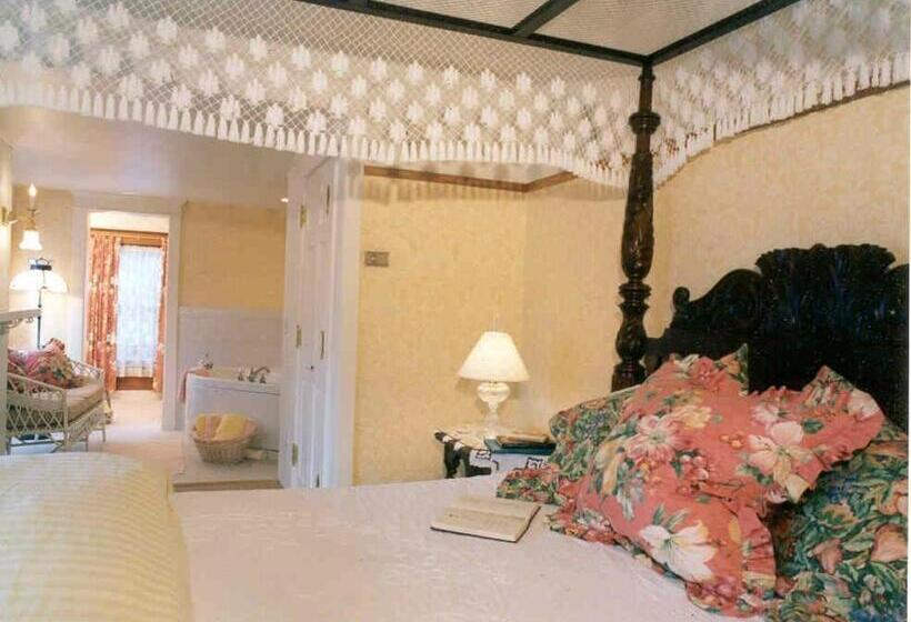 Номер Deluxe, White Lace Inn