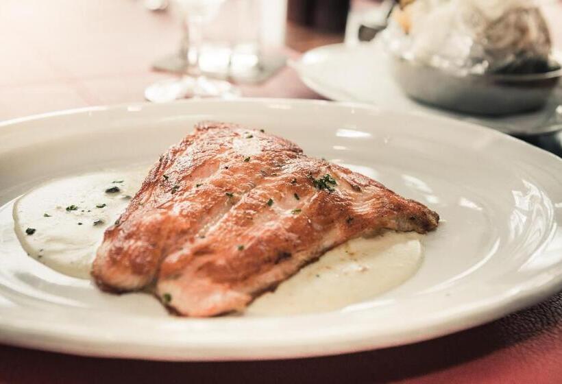 수피리어 룸, Allegra