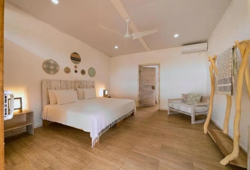 スタンダードバンガロー, Sonora Jungle & Yoga Retreat