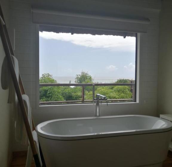 בקתה סטנדרטית עם נוף לים, Montebelo Milibangalala Bay Resort