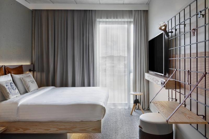 اتاق استاندارد با تخت دو نفره بزرگ, Moxy Kaunas Center