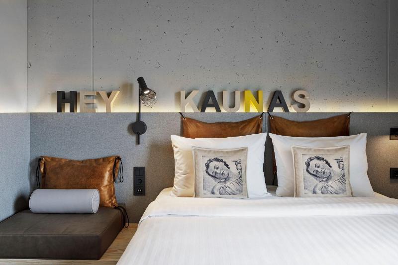 اتاق استاندارد با تخت دو نفره بزرگ, Moxy Kaunas Center