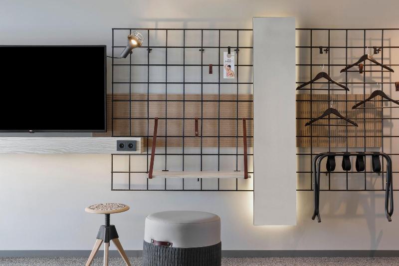 اتاق استاندارد با تخت دو نفره بزرگ, Moxy Kaunas Center