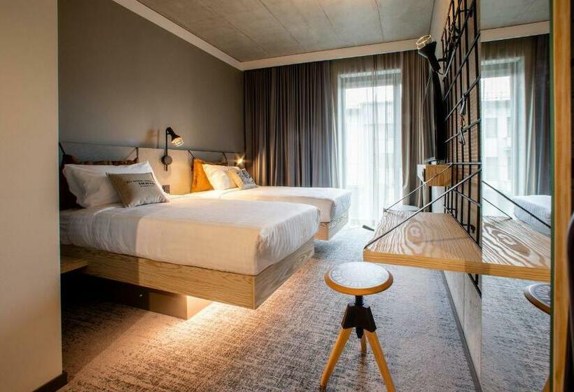 اتاق استاندارد, Moxy Kaunas Center