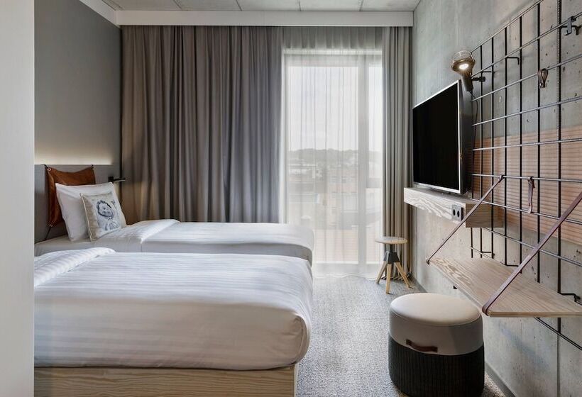 اتاق استاندارد, Moxy Kaunas Center