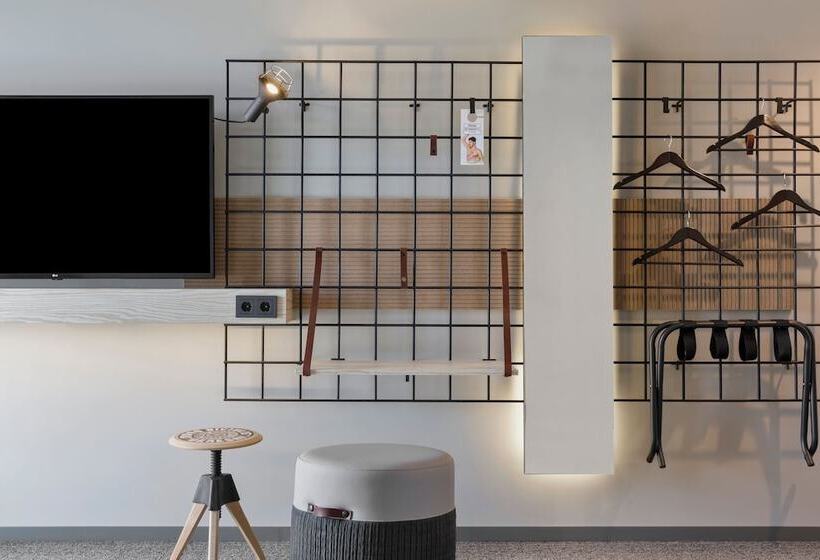 اتاق استاندارد, Moxy Kaunas Center