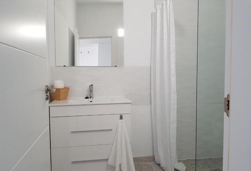 جناح جونيور مزوَّد بتراس, Finca La Barca