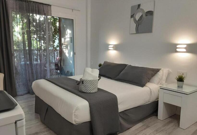 جناح جونيور مزوَّد بتراس, Finca La Barca