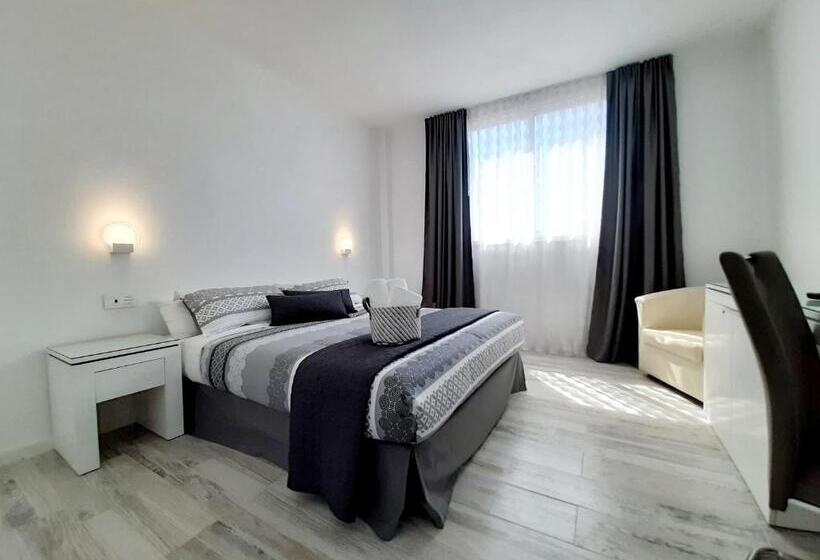 غرفة قياسية مطلّة علي البحر, Finca La Barca