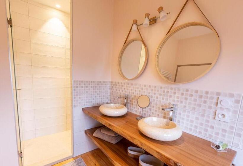 Номер Стандарт, L'enclos De Ribains