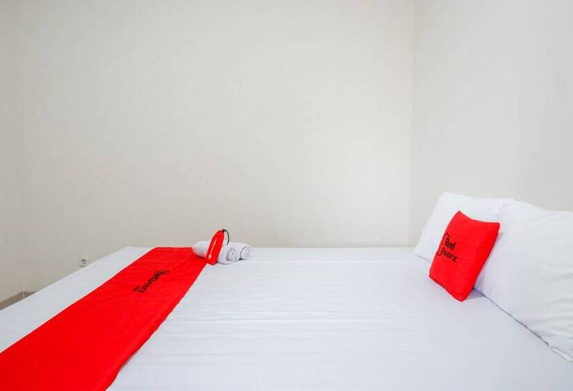 标准间, Reddoorz Near Pacific Mall Tegal 2