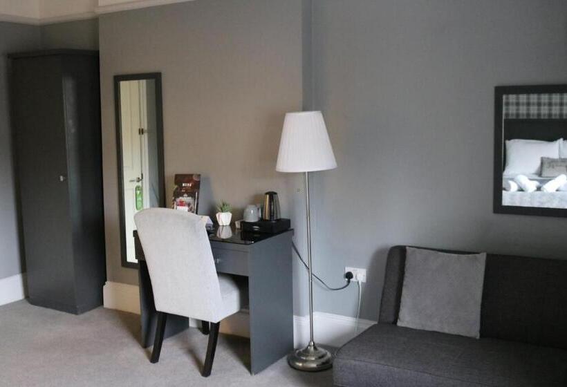 Семейный Номер, Norfolk Arms