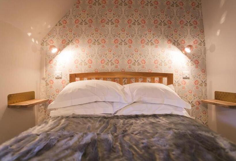 디럭스 룸, The Rose & Crown