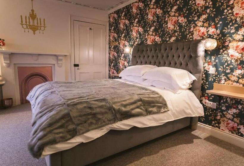 디럭스 패밀리 룸, The Rose & Crown