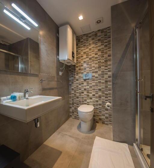 اتاق استاندارد با تراس, Lokali Rooms