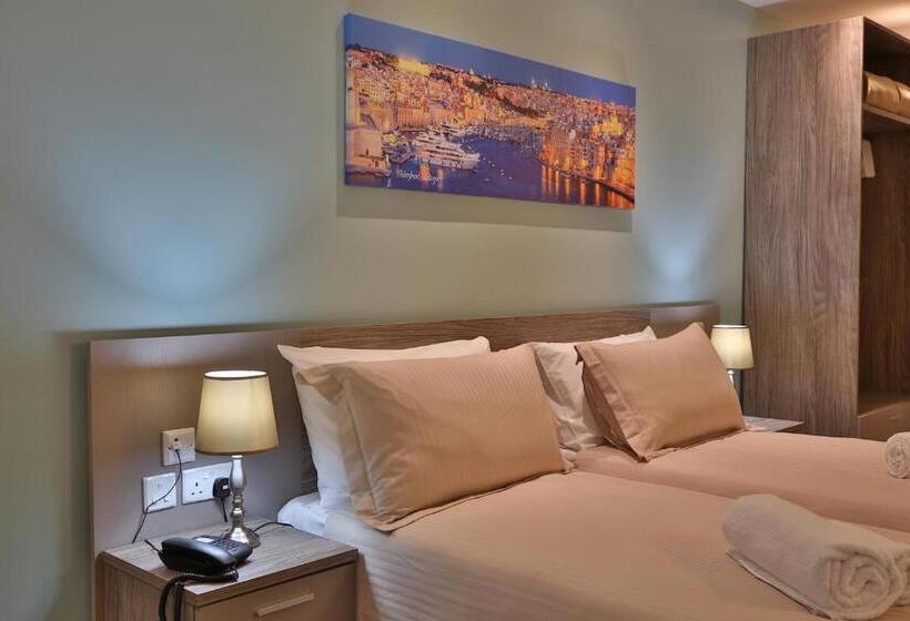 اتاق استاندارد با تراس, Lokali Rooms