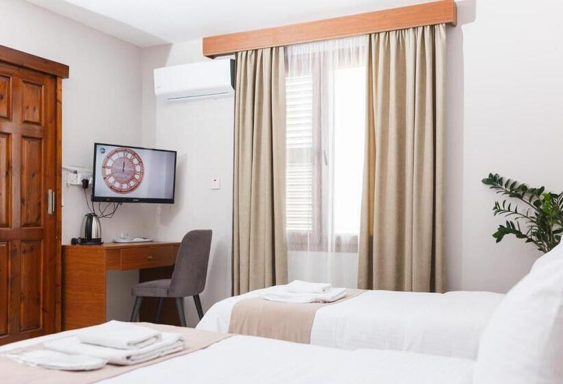 اتاق استاندارد سه نفره, Homelike Guest House